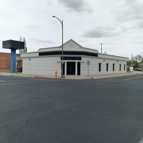 Primary Photo Of 1701 1st Ave, Scottsbluff Serviced Offices For Sale