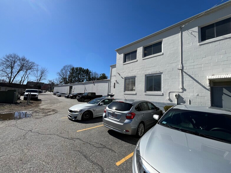 More Photos Of 36 Country Club Ln, Belmont Distribution For Sale