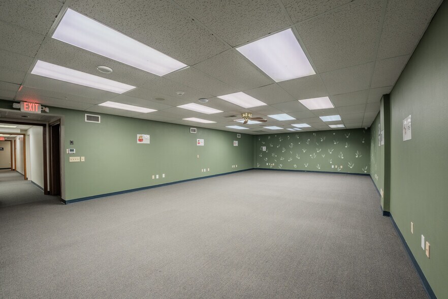 More Photos Of 1825 N Clairemont Ave, Eau Claire Schools For Sale