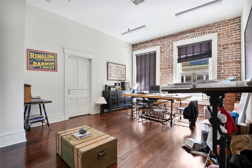 More Photos Of 13 W Pine St, Orlando Storefront Retail Office For Lease