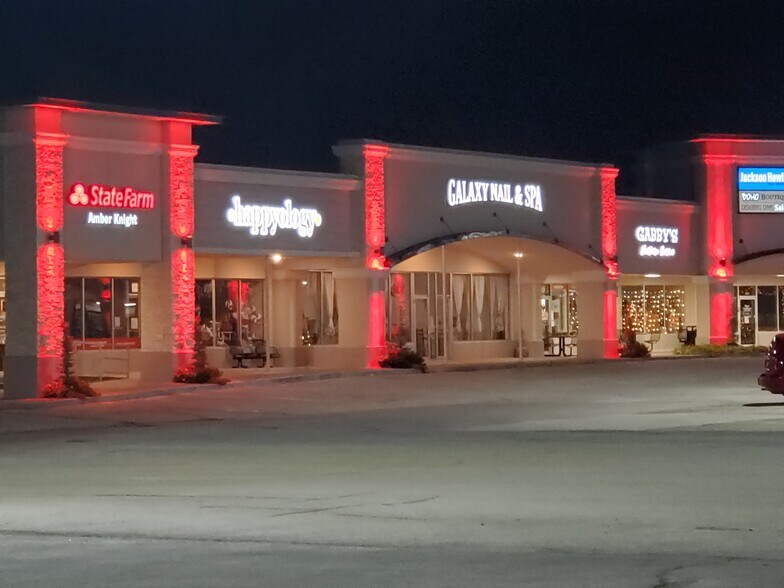 More Photos Of 2015 W Broadway St, Ardmore General Retail For Lease