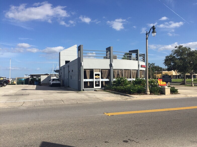 More Photos Of 350 E Seminole Blvd, Sanford Freestanding For Sale