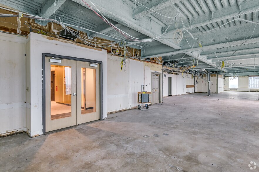 Photo of 17th Floor Ste 1725