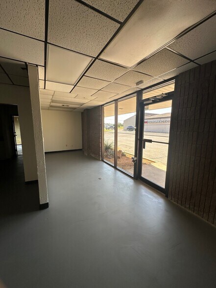 More Photos Of 5770 NW Expressway St, Oklahoma City Office For Lease