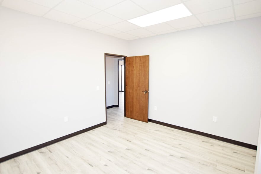 More Photos Of 930 338 loop, Odessa Warehouse For Lease