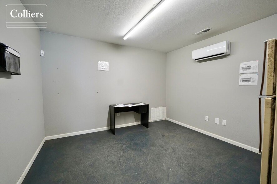More Photos Of 2660 Progressive Pl, Springdale Industrial For Sale