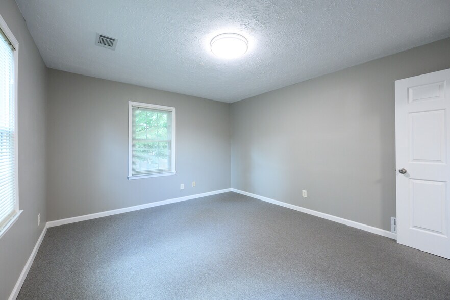 More Photos Of 216 E Reynolds Rd, Lexington Office For Lease