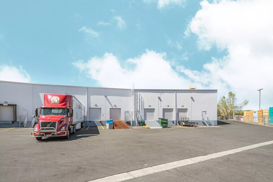 More Photos Of 700-742 Spice Islands Dr, Sparks Warehouse For Lease