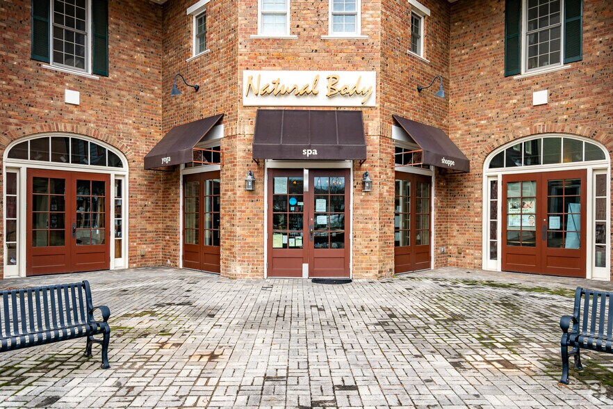 More Photos Of 1675 SE Cumberland Pky, Smyrna Unknown For Lease