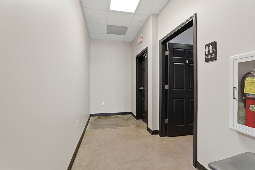 More Photos Of 15 Thomas Grace Annex Ln, Sharpsburg Freestanding For Lease