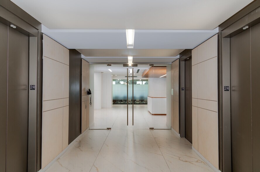 More Photos Of 805 Third Ave, New York Office For Lease