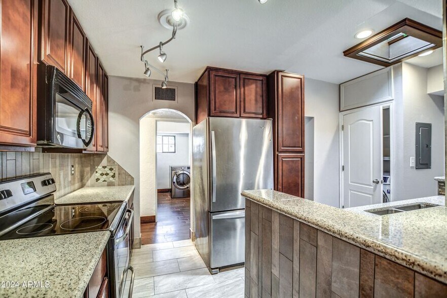 More Photos Of 2538 N 52nd St, Phoenix Multifamily For Sale