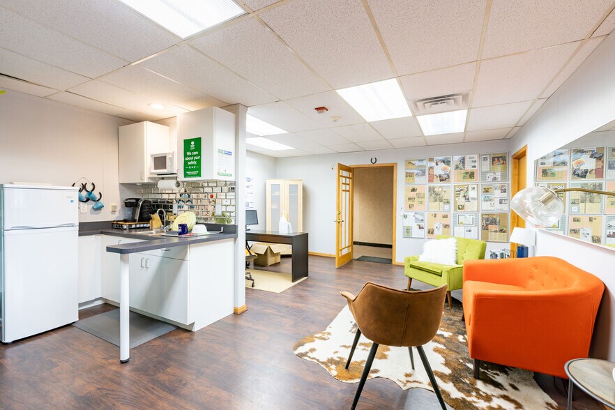 More Photos Of 25882 Orchard Lake Rd, Farmington Hills Medical For Lease