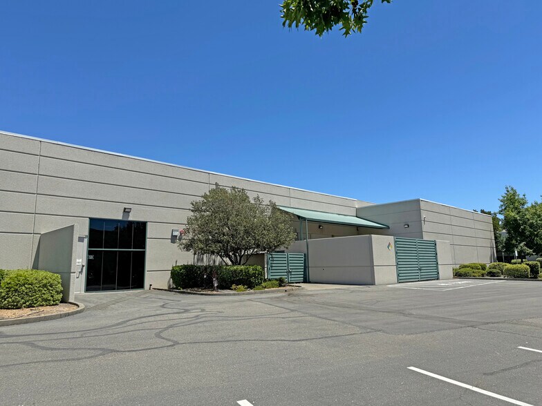 More Photos Of 428 Aviation Blvd, Santa Rosa Warehouse For Sale