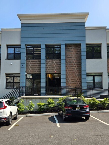 More Photos Of 233 Lafayette Ave, Suffern Office For Sale