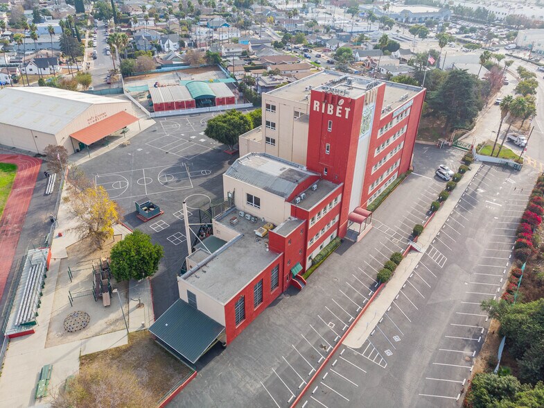 More Photos Of 2911 N San Fernando Rd, Los Angeles Schools For Lease