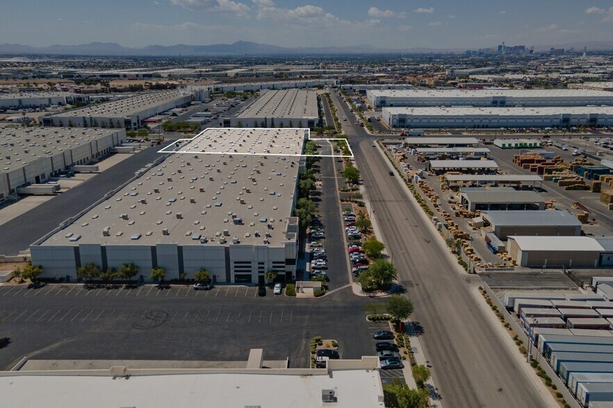More Photos Of 4850 Statz St, North Las Vegas Manufacturing For Lease