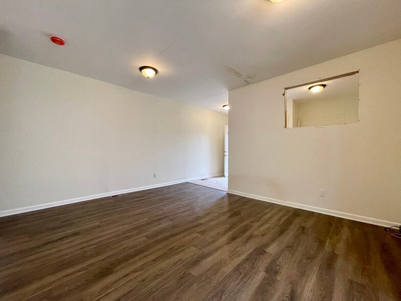 More Photos Of 1012 Florida Ave NE, Washington Office For Sale