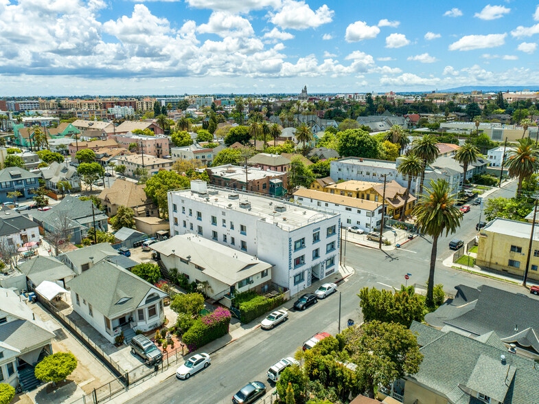More Photos Of 1984 Park Grove Ave, Los Angeles Apartments For Sale
