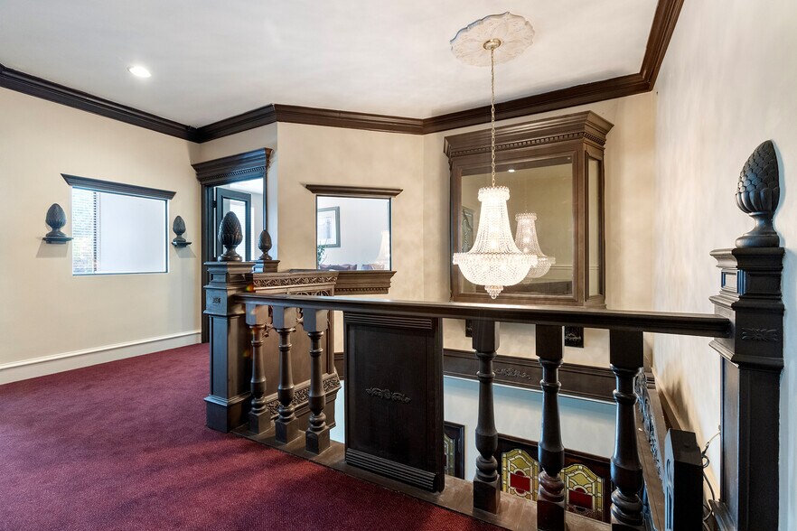 More Photos Of 4823 Broadway St, Addison Storefront Retail Office For Sale