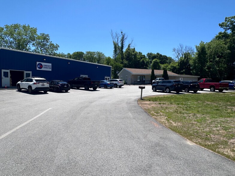 More Photos Of 166 Worcester Rd, Charlton Office For Lease