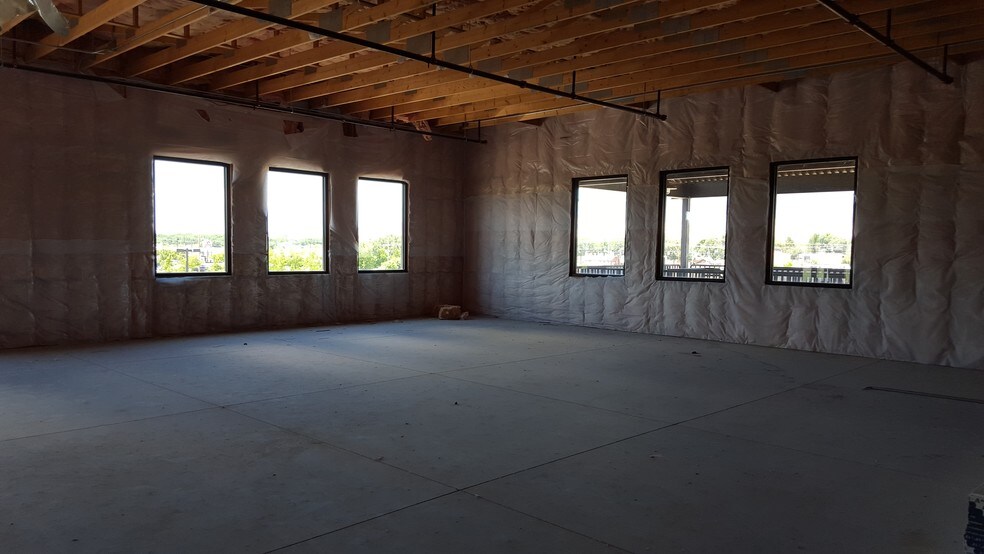 More Photos Of 300 Stafford Ln, Delta Storefront Retail Office For Lease