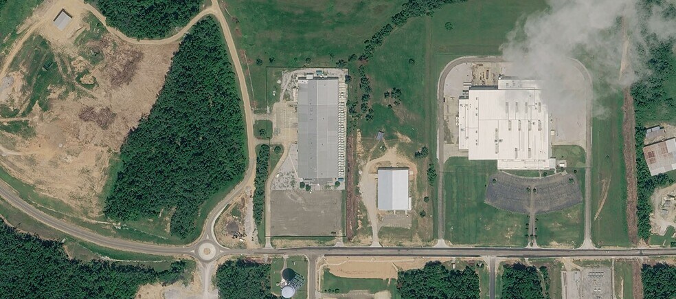 More Photos Of 56 County Road 166, Oxford Warehouse For Lease