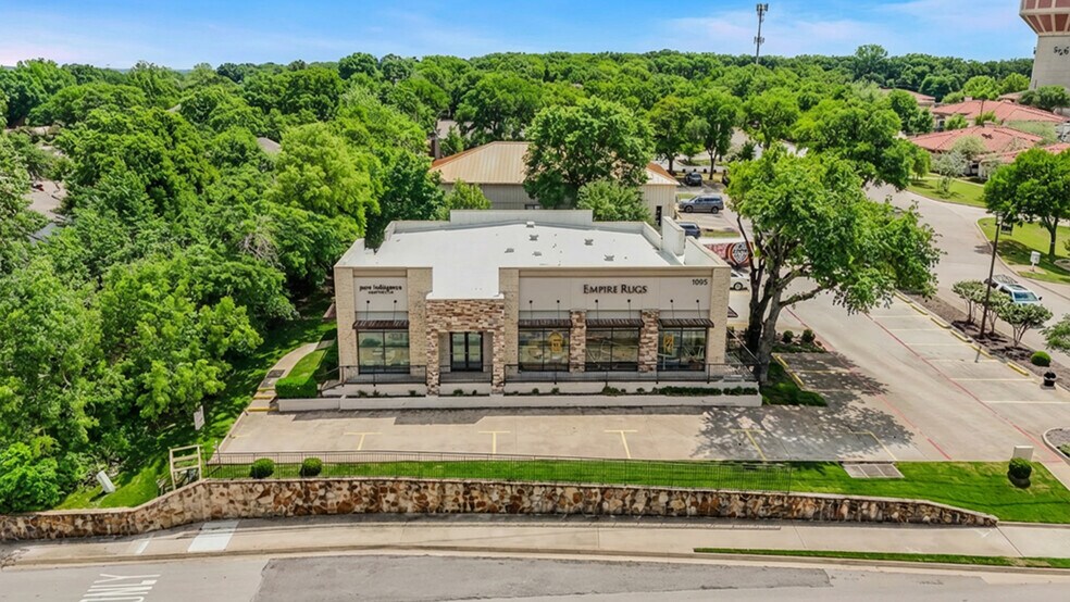 More Photos Of 1695 E Southlake Blvd, Southlake Freestanding For Lease