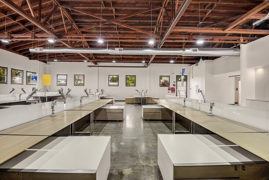 Primary Photo Of 730 Broadway, Redwood City Research And Development For Lease