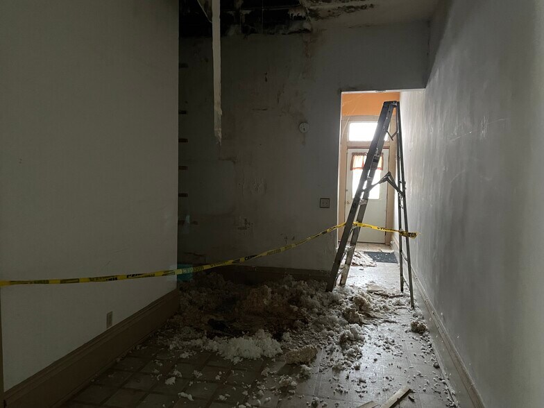 More Photos Of 111 N Walnut St, North Manchester General Retail For Sale