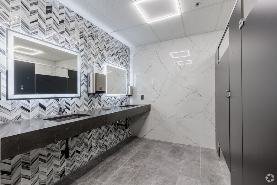 More Photos Of 110A Meadowlands Pky, Secaucus Unknown For Lease