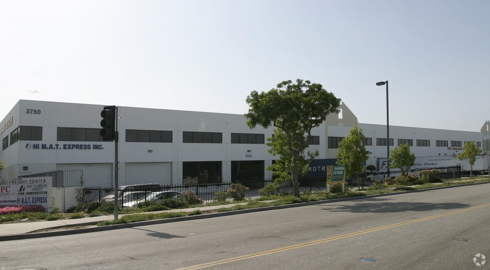 More Photos Of Century Blvd @ Prarie Ave, Inglewood Unknown For Lease