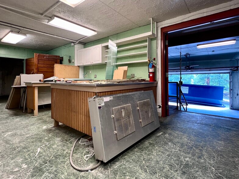 More Photos Of 547 Lincoln Ave, Bellevue Apartments For Lease