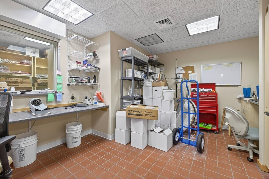 More Photos Of 1201 Water St, Stevens Point Storefront Retail Office For Sale