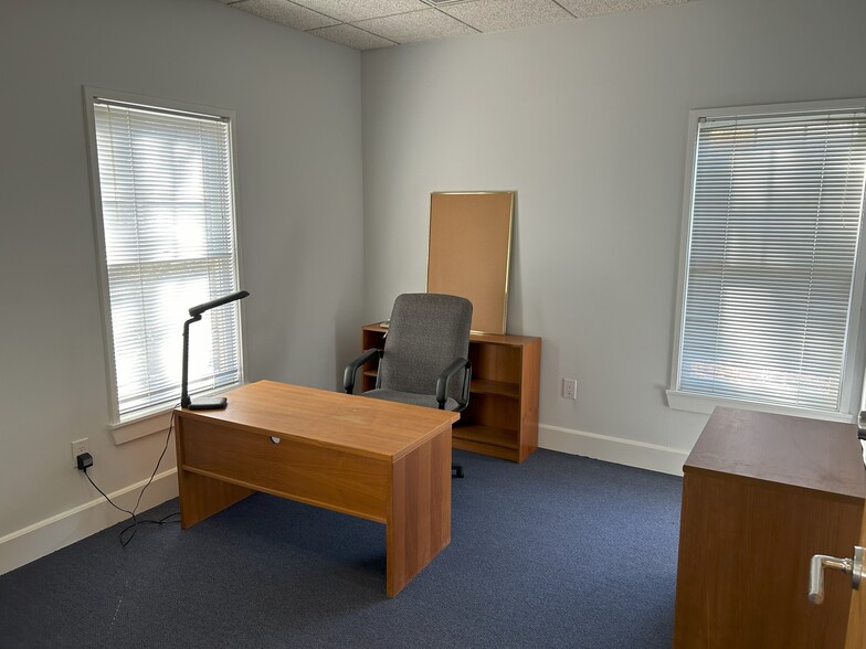 More Photos Of 2310 Peachford Rd, Atlanta Office For Sale