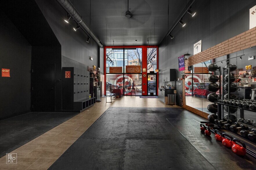 More Photos Of 1653 W Division St, Chicago Storefront Retail Residential For Sale