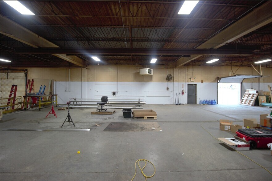 More Photos Of 2025 Brighton Henrietta Town Line Rd, Rochester Manufacturing For Lease