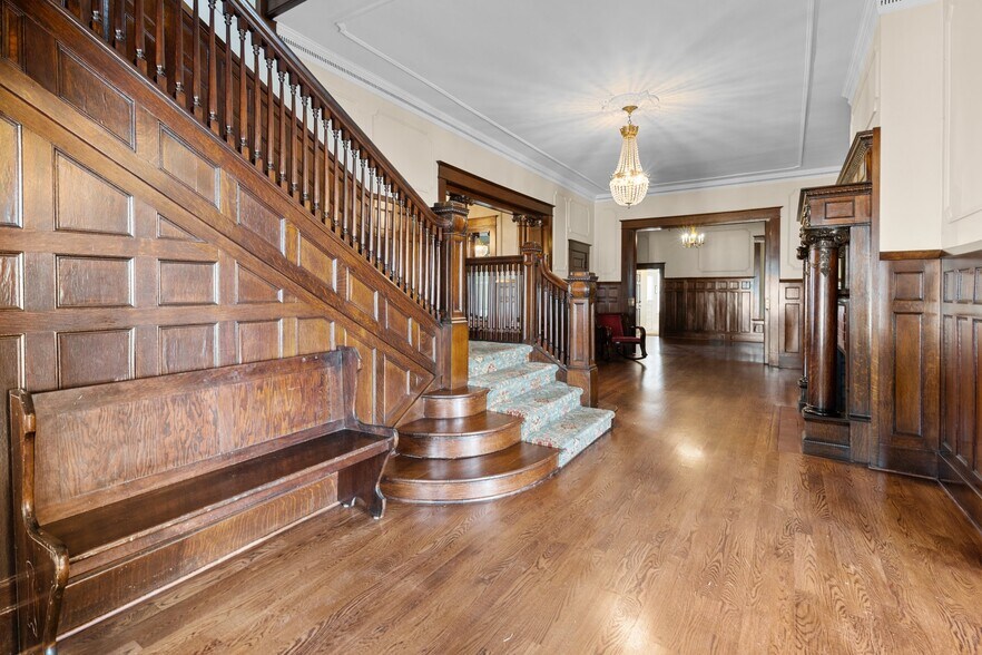 More Photos Of 738 E Main St, Belhaven Hotel For Sale