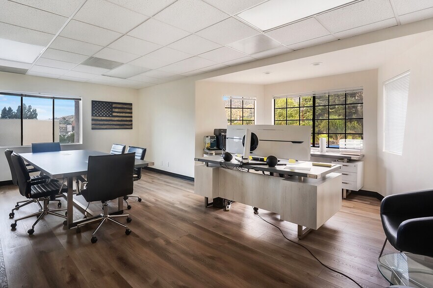 More Photos Of 1405 N San Fernando Blvd, Burbank Office For Sale