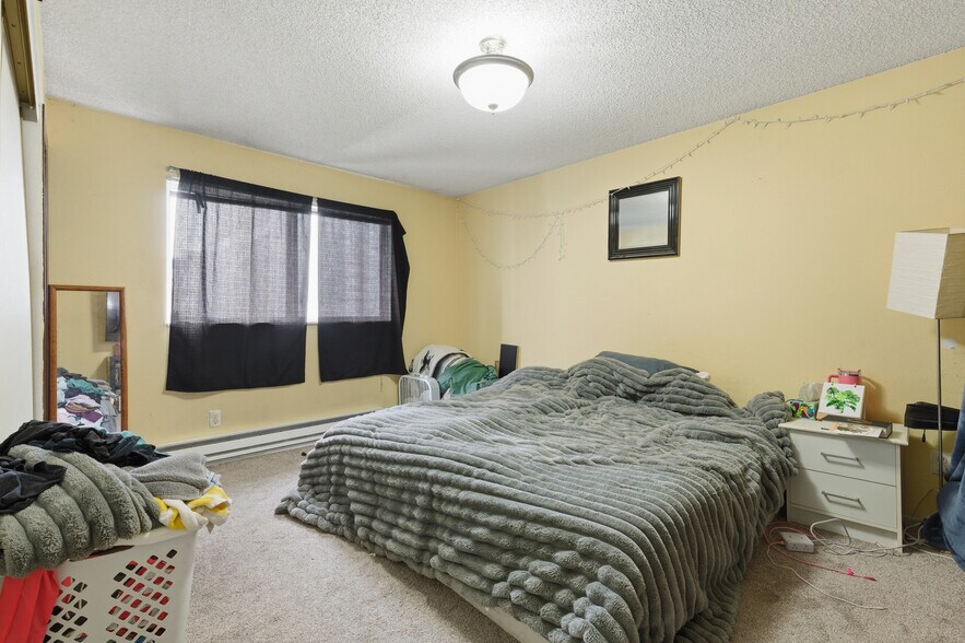 More Photos Of 5816 14th Ave NW, Seattle Apartments For Sale