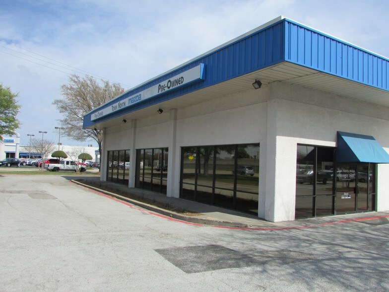 More Photos Of 405 S Central Expy, Richardson General Retail For Lease