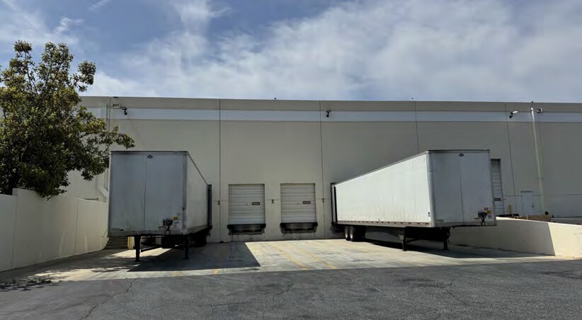 More Photos Of 1075 Mount Vernon Ave, Riverside Manufacturing For Lease