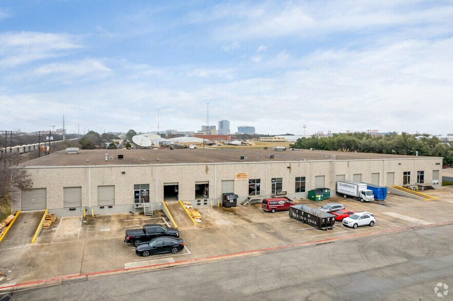 More Photos Of 9610 Neils Thompson Dr, Austin Warehouse For Lease