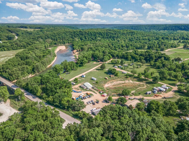 More Photos Of 1254 Hooten Town Rd, Crane Trailer Camper Park For Sale