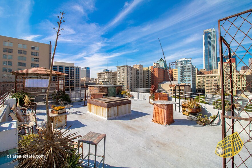 More Photos Of 817 S Los Angeles St, Los Angeles Manufacturing For Lease