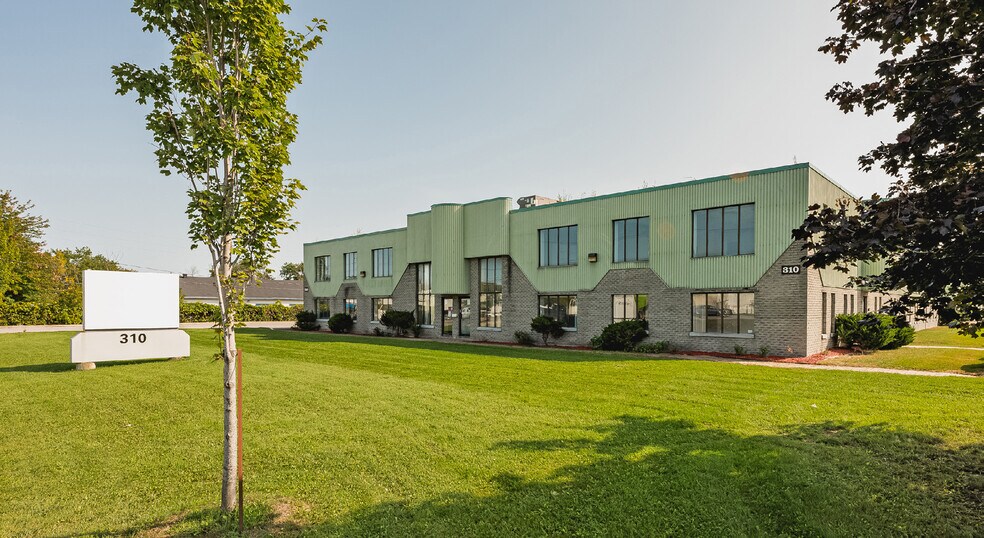 More Photos Of 310 Industriel, St-Eustache Flex For Lease