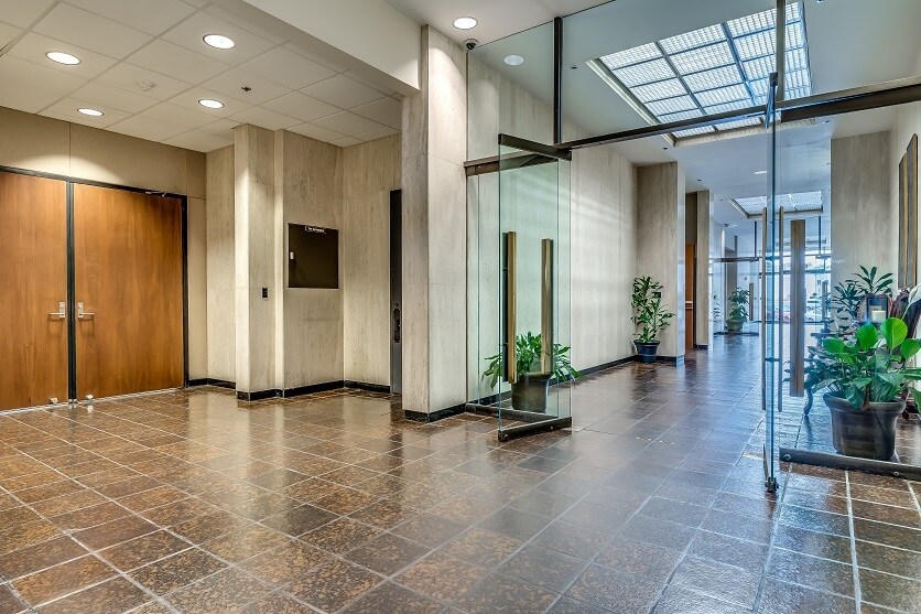 More Photos Of 60 Commerce St, Montgomery Office Residential For Lease