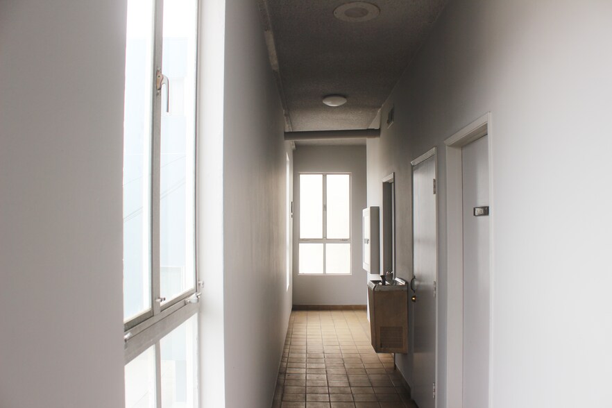 More Photos Of 3017 Santa Monica Blvd, Santa Monica Office For Sale