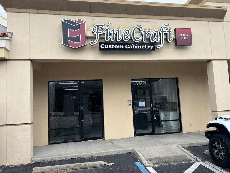 More Photos Of 3601-3609 Henderson Blvd, Tampa Storefront For Lease