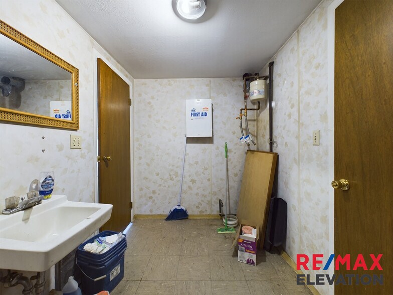 More Photos Of 699 Lane 9, Powell Industrial For Sale